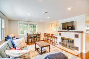 Walk to Beach Jamestown Home with Bridge Views!